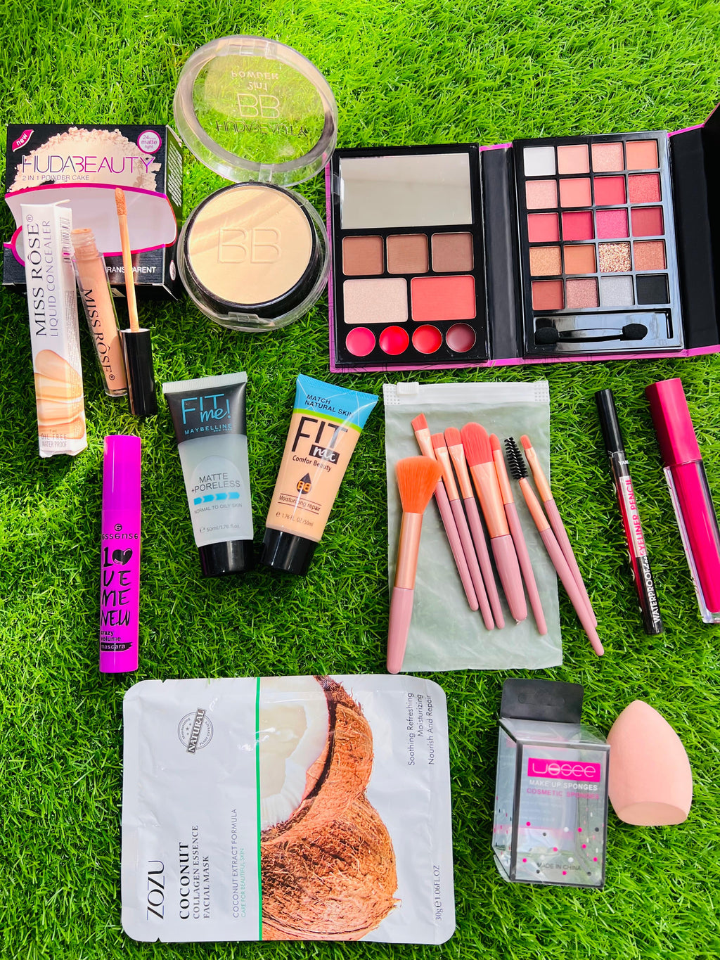 Makeup Lover’s Essential Pack – Every beauty essential in one deal.